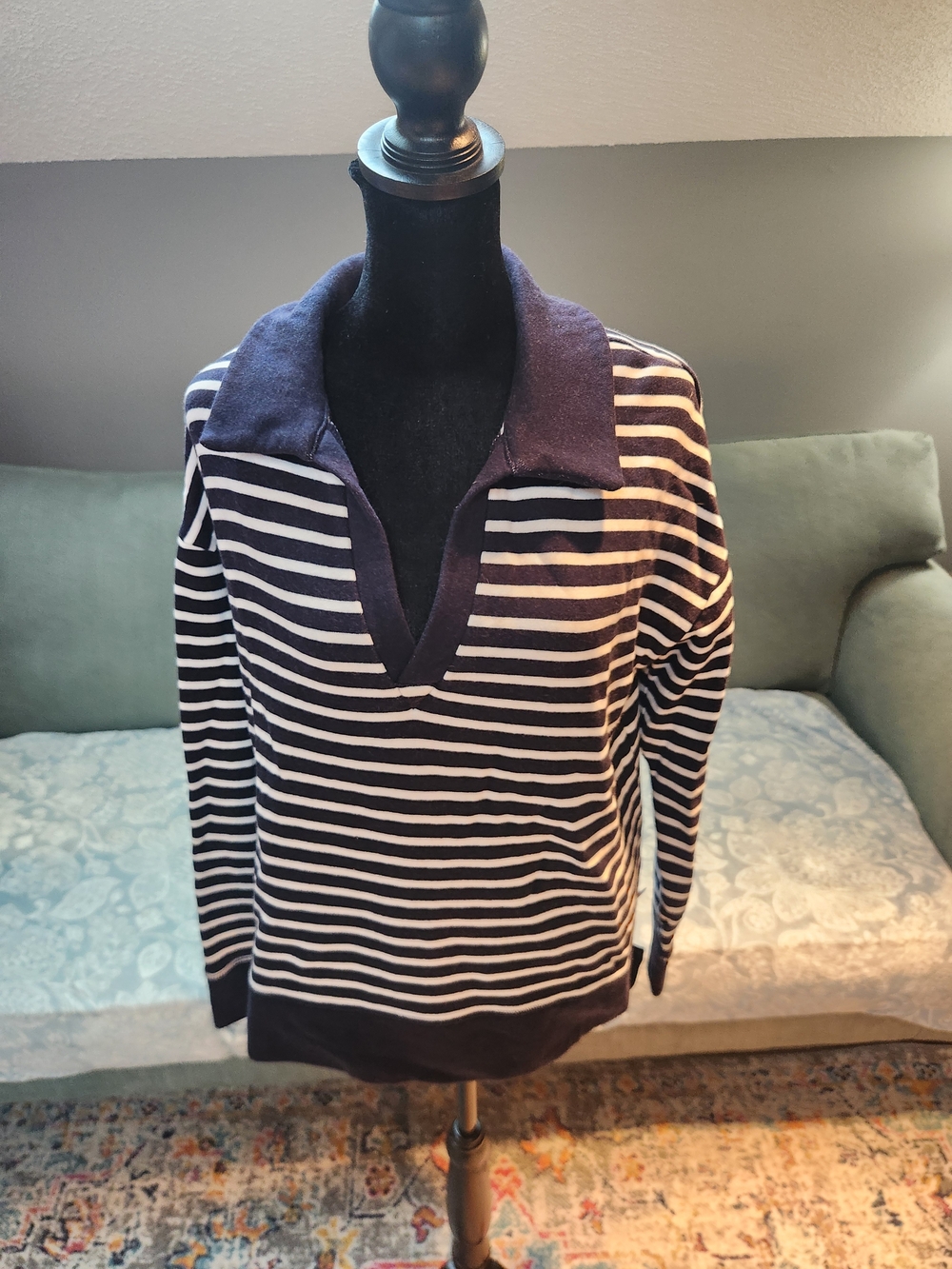 Talbots navy and white knit sweatshirt w collar medium preppy! Cotton